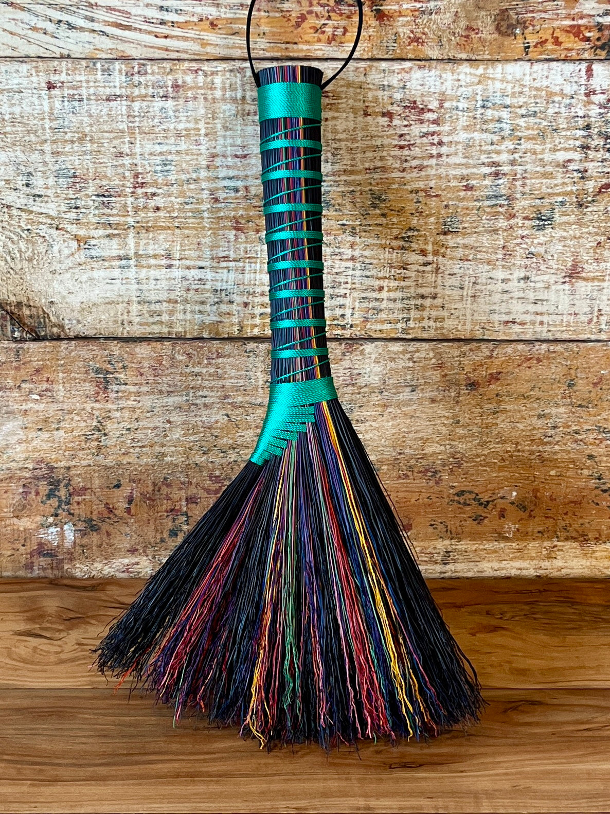 Midnight Prism Whisk/Bold Spectrum/Teal Thread